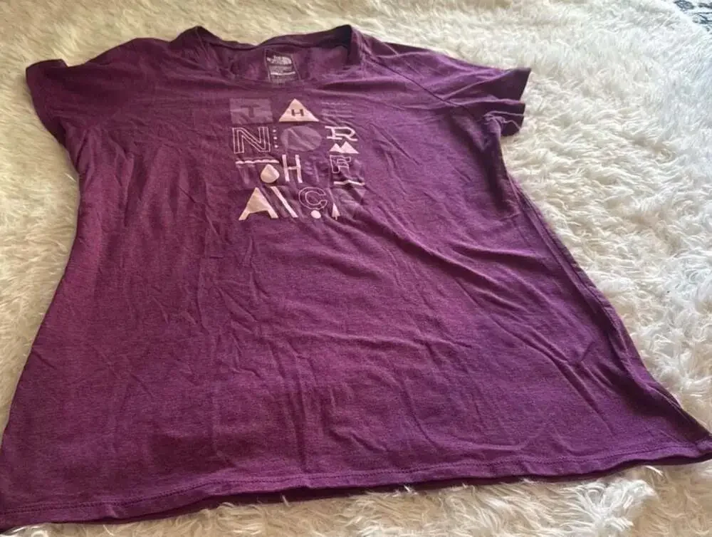 The North Face Women's Graphic Slim Fit T-Shirt, Size XL - Picture 1 of 4